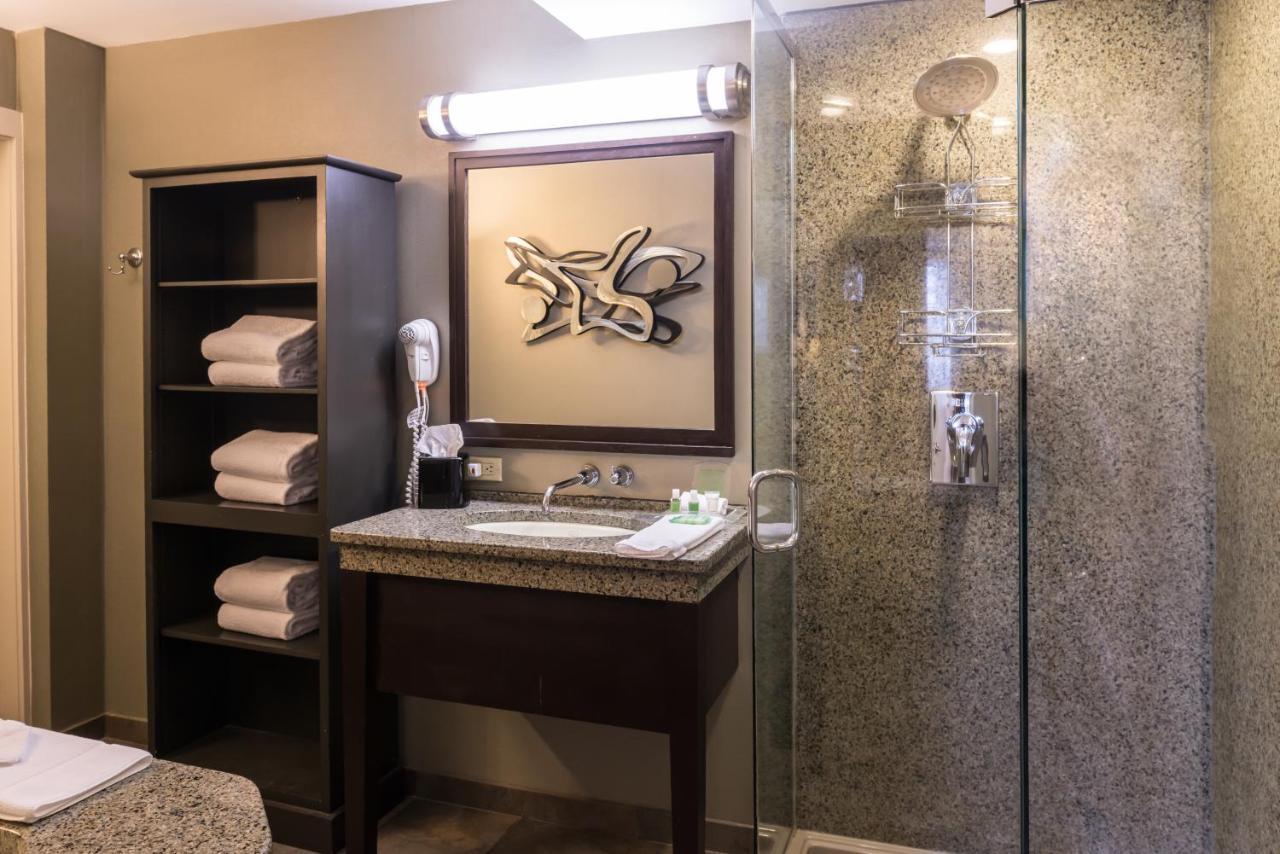 Holiday Inn Concord Downtown, An Ihg Hotel Bagian luar foto